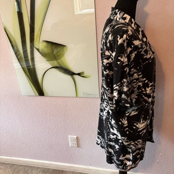 shirt size large - Picture 2 of 5